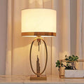 Tischlampe moderner leichter Luxus Stil, Stoffschirm, dekorativer Metallfuß, E27 Tischleuchte, Nachttischlampe, H x D: 49 x 25 cm, Gold Farbe/weiß