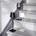 SIGOR Nuindie - Dimmbare LED Akku-Tischlampe Indoor & Outdoor, IP54 spritzwassergeschützt, Höhe 38 cm, aufladbar mit Easy Connect, 12 h Leuchtdauer, graphitgrau