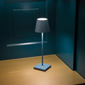 SIGOR Nuindie 2.0 - Dimmbare LED Akku-Tischlampe Indoor & Outdoor, IP54 spritzwassergeschützt, Höhe 38 cm, aufladbar mit USB-C, 12 h Leuchtdauer, delfinblau