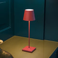 SIGOR Nuindie 2.0 - Dimmbare LED Akku-Tischlampe Indoor & Outdoor, IP54 spritzwassergeschützt, Höhe 38 cm, aufladbar mit USB-C, 12 h Leuchtdauer, feuerrot