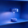 Dyberg Larsen Haipot Tischlampe Kabellos Blau | LED Lampe Dänischen Design Wiederaufladbare | Schreibtischlampe ohne leuchtmittel | Nachttischlampe 8 Stunden Akkulaufzeit | LED Tischleuchte Kabellos