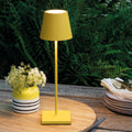 SIGOR Nuindie 2.0 - Dimmbare LED Akku-Tischlampe Indoor & Outdoor, IP54 spritzwassergeschützt, Höhe 38 cm, aufladbar mit USB-C, 12 h Leuchtdauer, sonnengelb