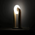 archedlight-tischlampe-design-innovativ-beleuchtung-kabellos-wohnzimmer-xlumina7