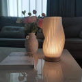 calmglow-beruhigende-wellenlampe-wellendesign-stilvolle-tischlampe-xlumina3