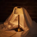 crystalbeam-kabellose-tischlampe-kristall-led-design-innen-aussen-xlumina11