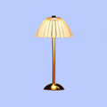 crystalbeam-kabellose-tischlampe-kristall-led-design-innen-aussen-xlumina