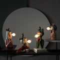 decoglam-artisan-sisters-tischlampe-gold-weiss-elegantes-interieur-luxus-design-xlumina10