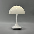 flexishade-tragbare-metall-lampenschirm-tischlampe-schwarz-weiss-holz-led-usb-lampe-xlumina2