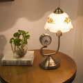 floraglow-blumenformige-tischlampe-im-landlichen-stil-blumen-design-antik-weiss-xlumina2