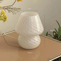 murano-licht-glas-tischlampe-handgefertigt-elegant-murano-glas-xlumina