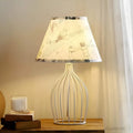 glolight-kegel-tischlampe-mit-drahtfuss-metall-stoffschirm-wohnzimmer-buro-beleuchtung-xlumina2