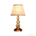 kristallglow-tischlampe-facettengeschliffene-kristallkugeln-modern-luxurios-design-xlumina11
