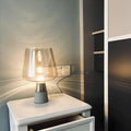 leimu-amber-tischlampe-glas-betonbasis-modern-dekoration-xlumina