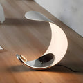 lumimond-led-tischlampe-mondform-touch-dimming-aluminium-silber-schwarz-xlumina2