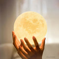 moonluxe-mondlicht-tischlampe-warmes-licht-modern-deko-wohnzimmer-xlumina
