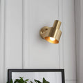solluxe-minimalistische-wandleuchte-goldenes-metall-xlumina