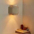 vintage-zylindrische-resin-wandlampe-weiss-design-lampe-xlumina
